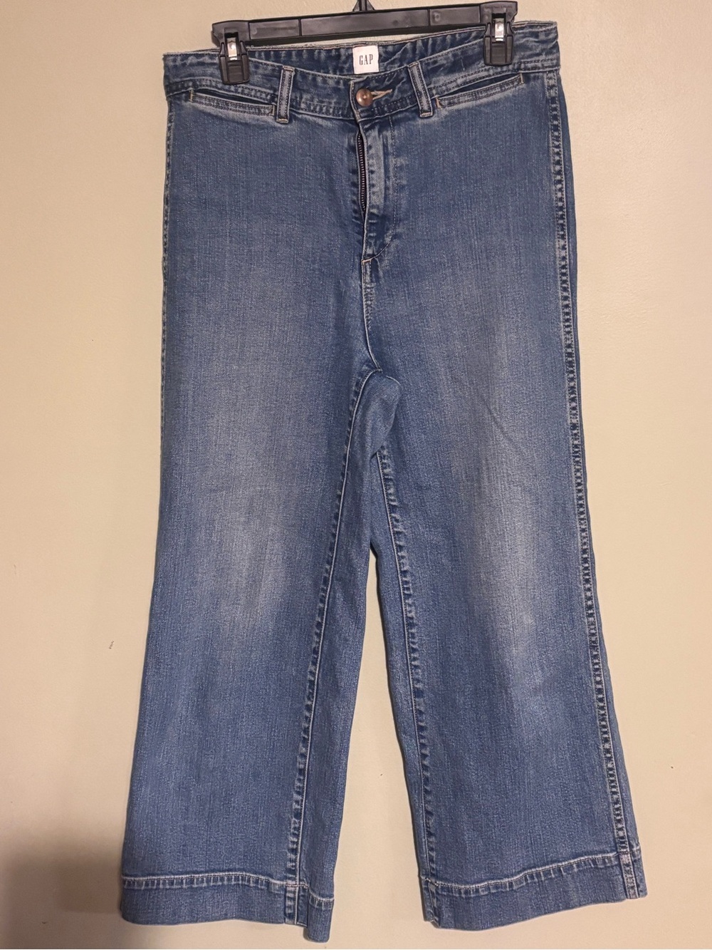 GAP Women's High Rise Wide Leg Crop medium wash Jeans Size 8